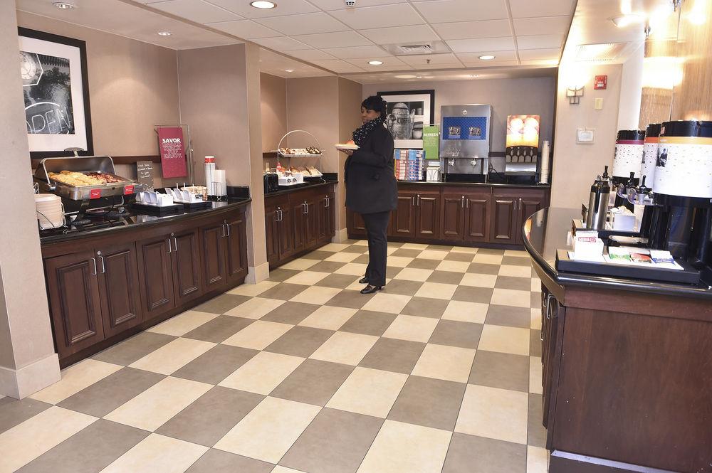 Hampton Inn & Suites Alexandria Exteriér fotografie