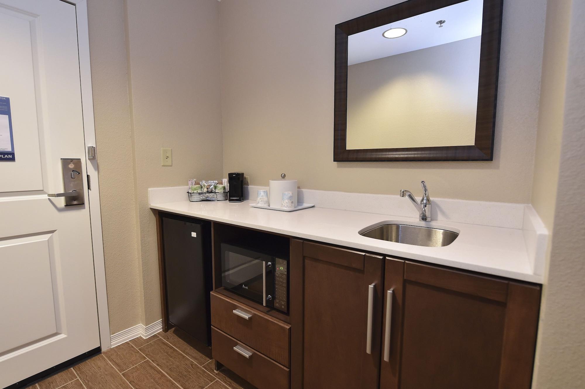 Hampton Inn & Suites Alexandria Exteriér fotografie