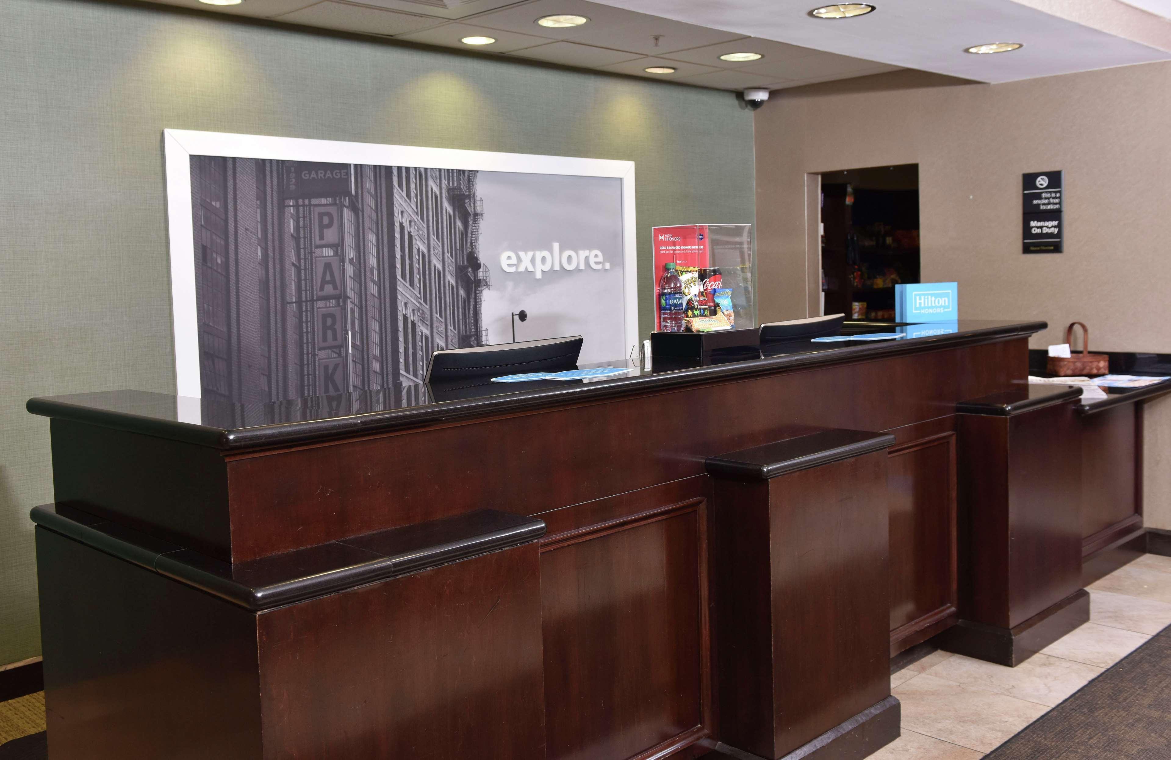 Hampton Inn & Suites Alexandria Exteriér fotografie