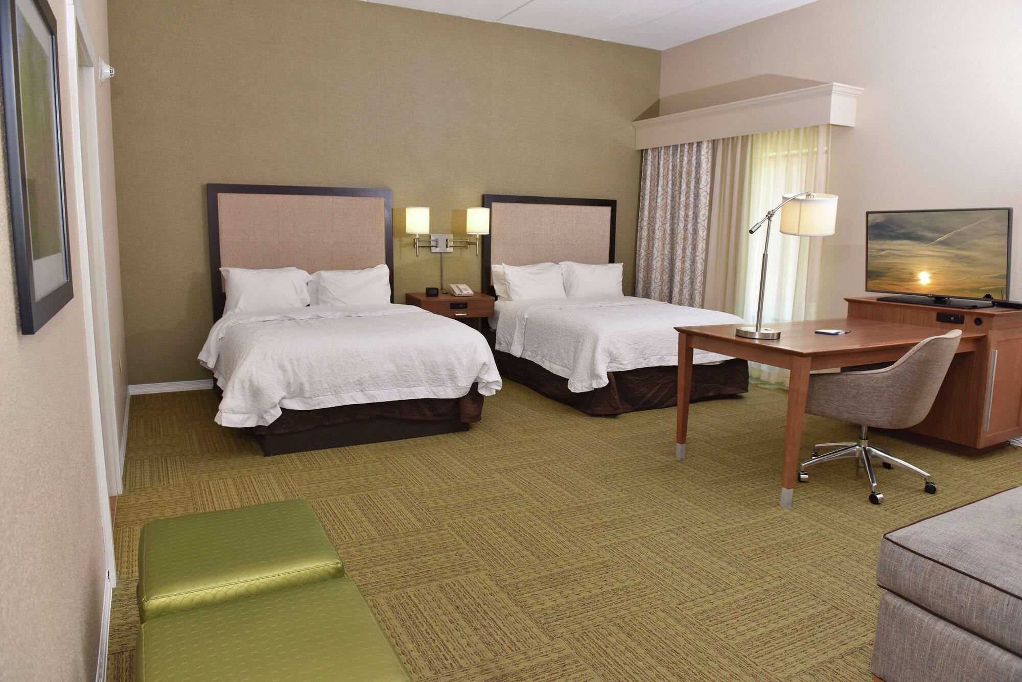 Hampton Inn & Suites Alexandria Exteriér fotografie