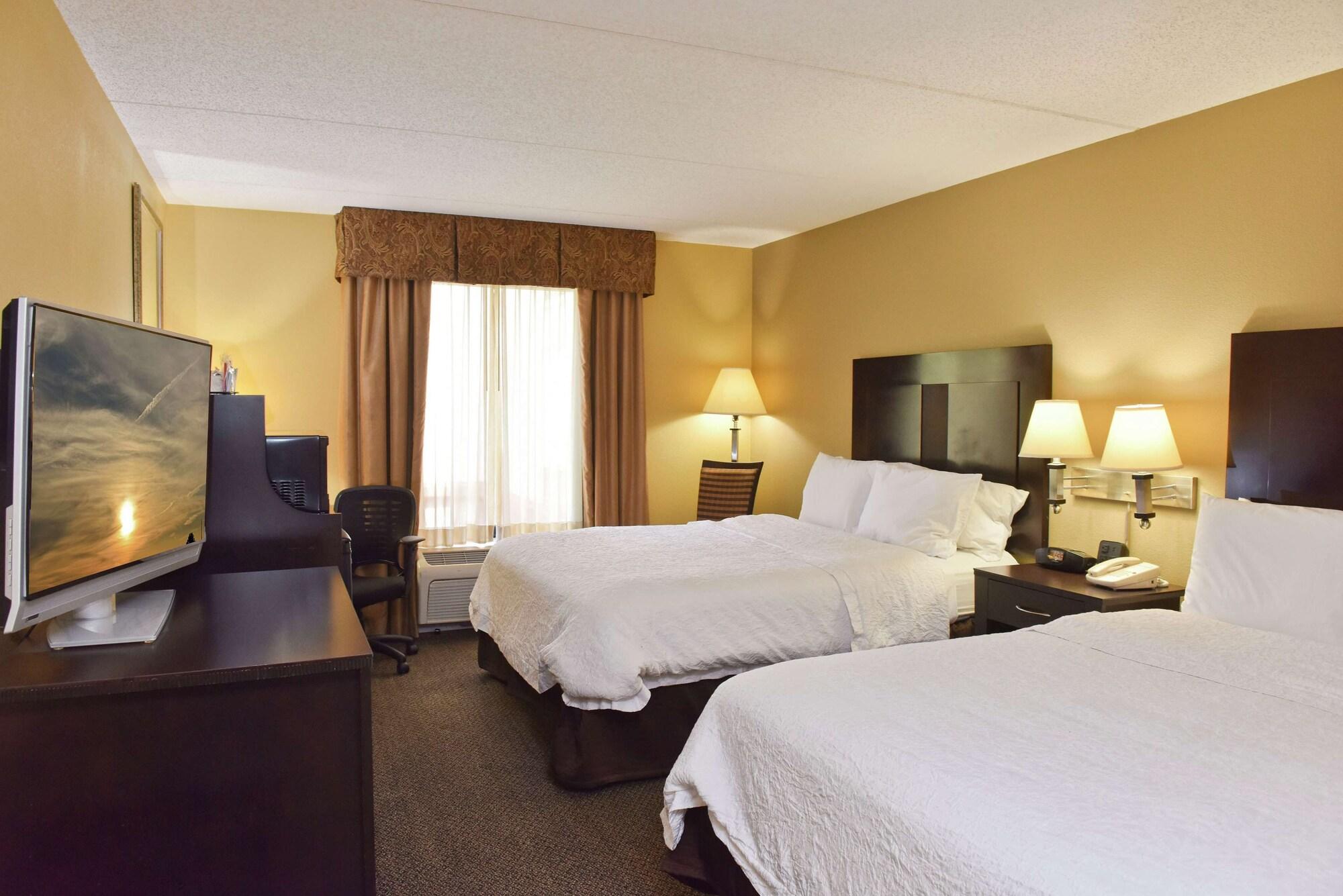 Hampton Inn & Suites Alexandria Exteriér fotografie
