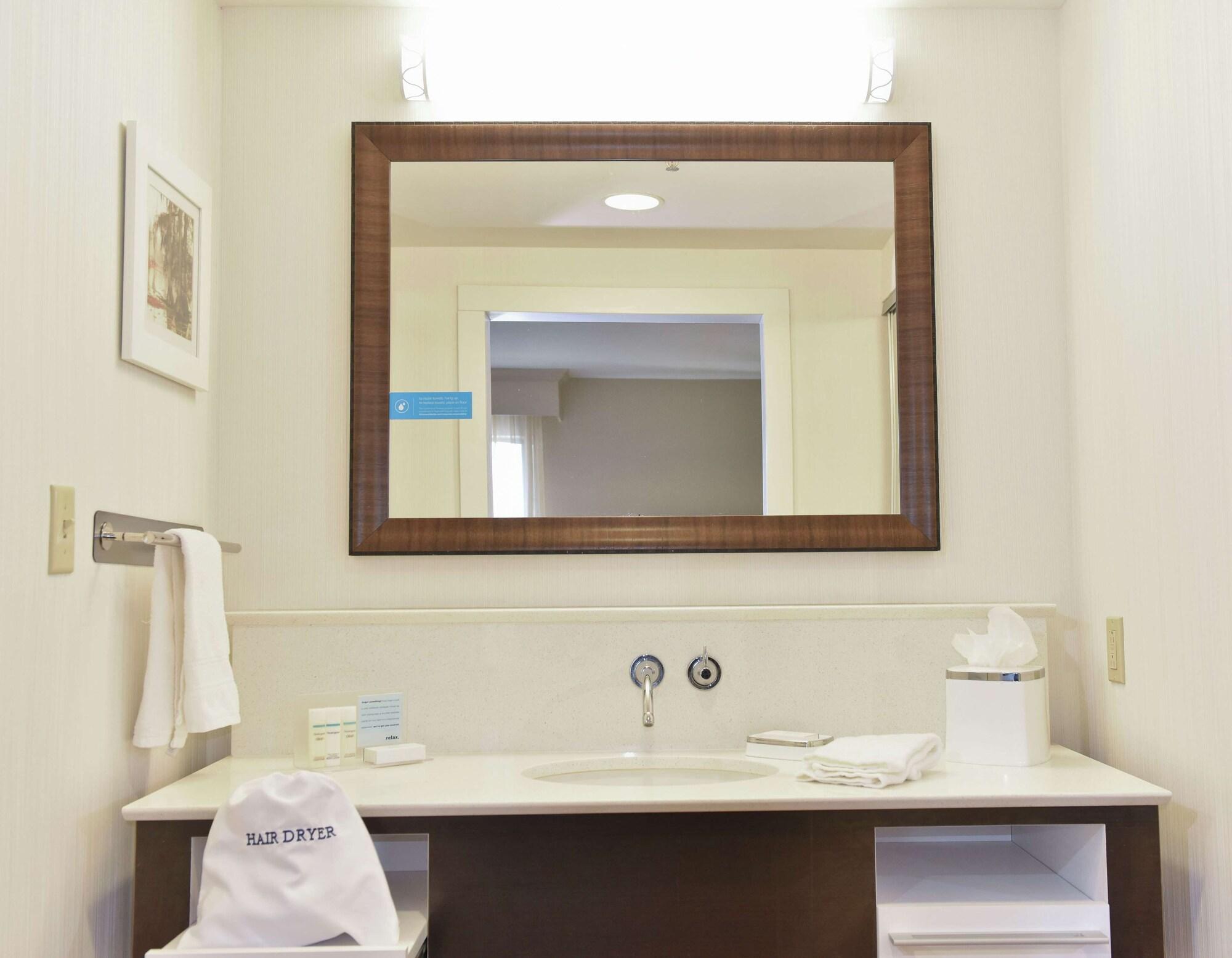 Hampton Inn & Suites Alexandria Exteriér fotografie