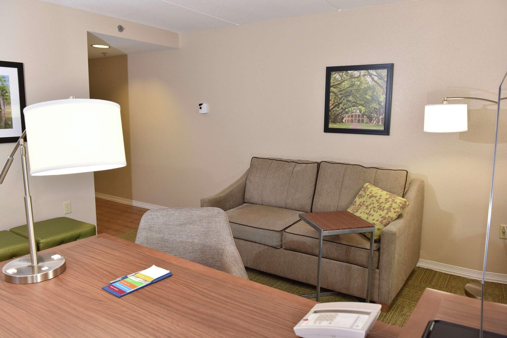 Hampton Inn & Suites Alexandria Exteriér fotografie