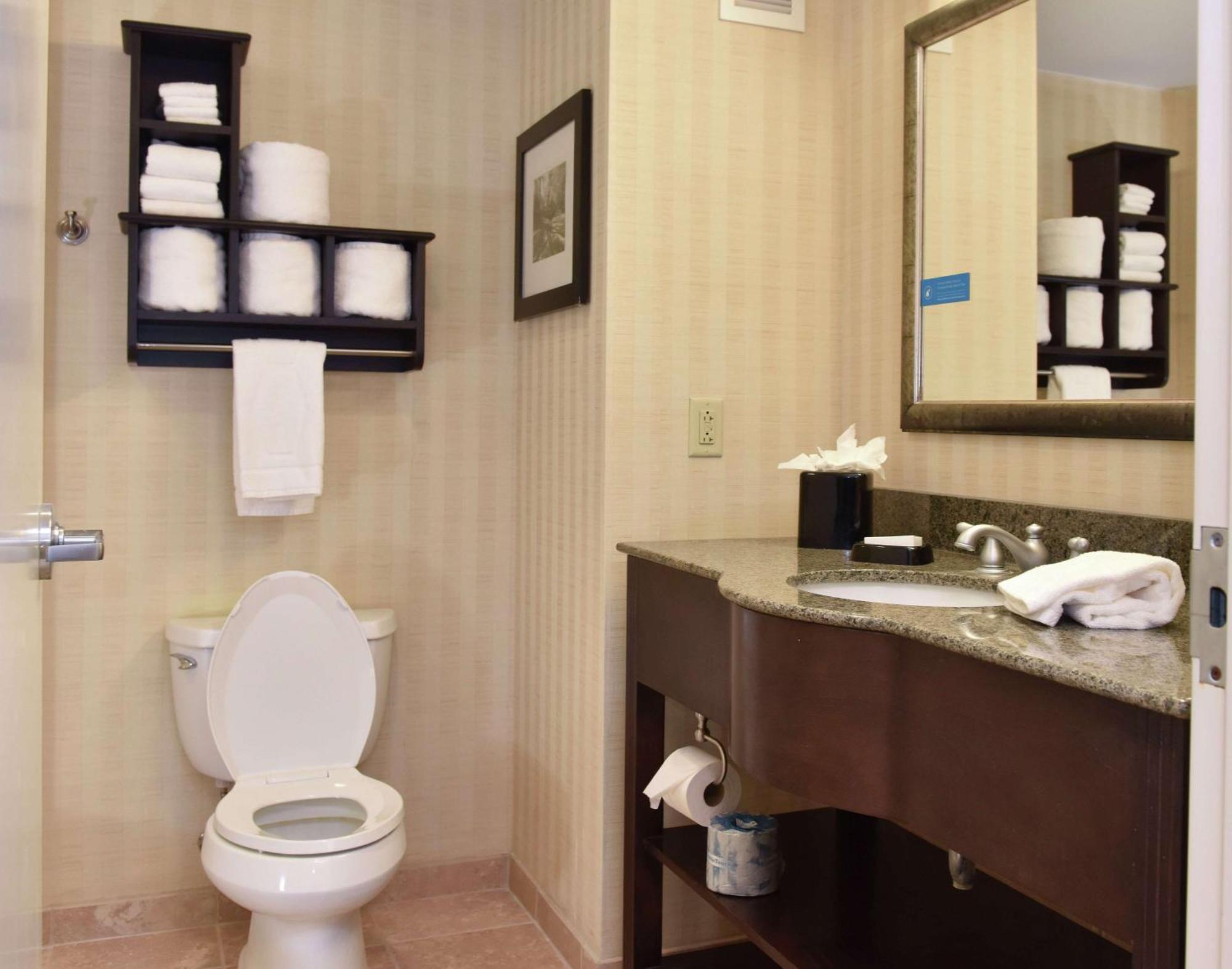 Hampton Inn & Suites Alexandria Exteriér fotografie