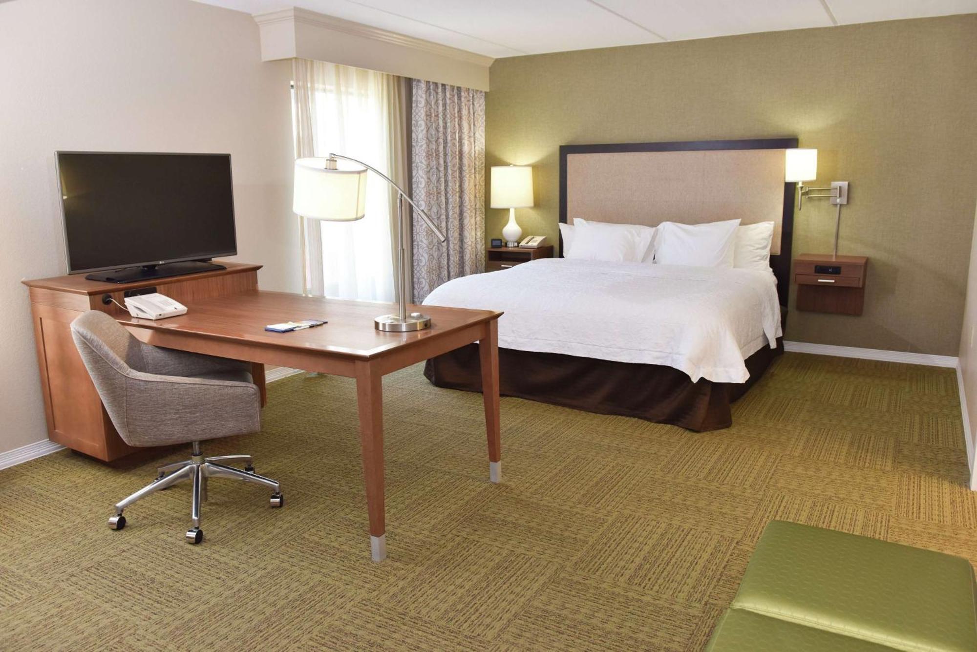 Hampton Inn & Suites Alexandria Exteriér fotografie
