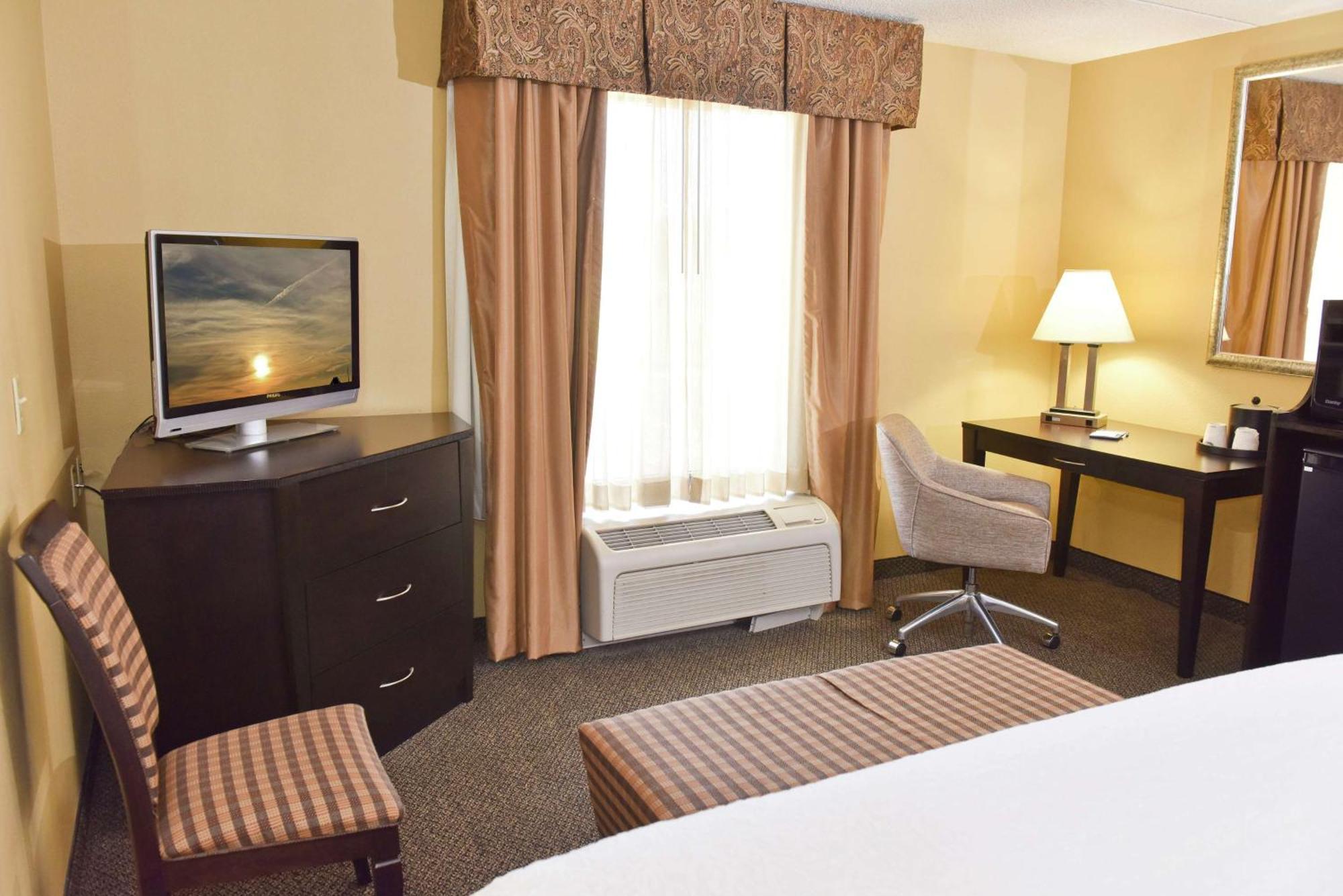 Hampton Inn & Suites Alexandria Exteriér fotografie