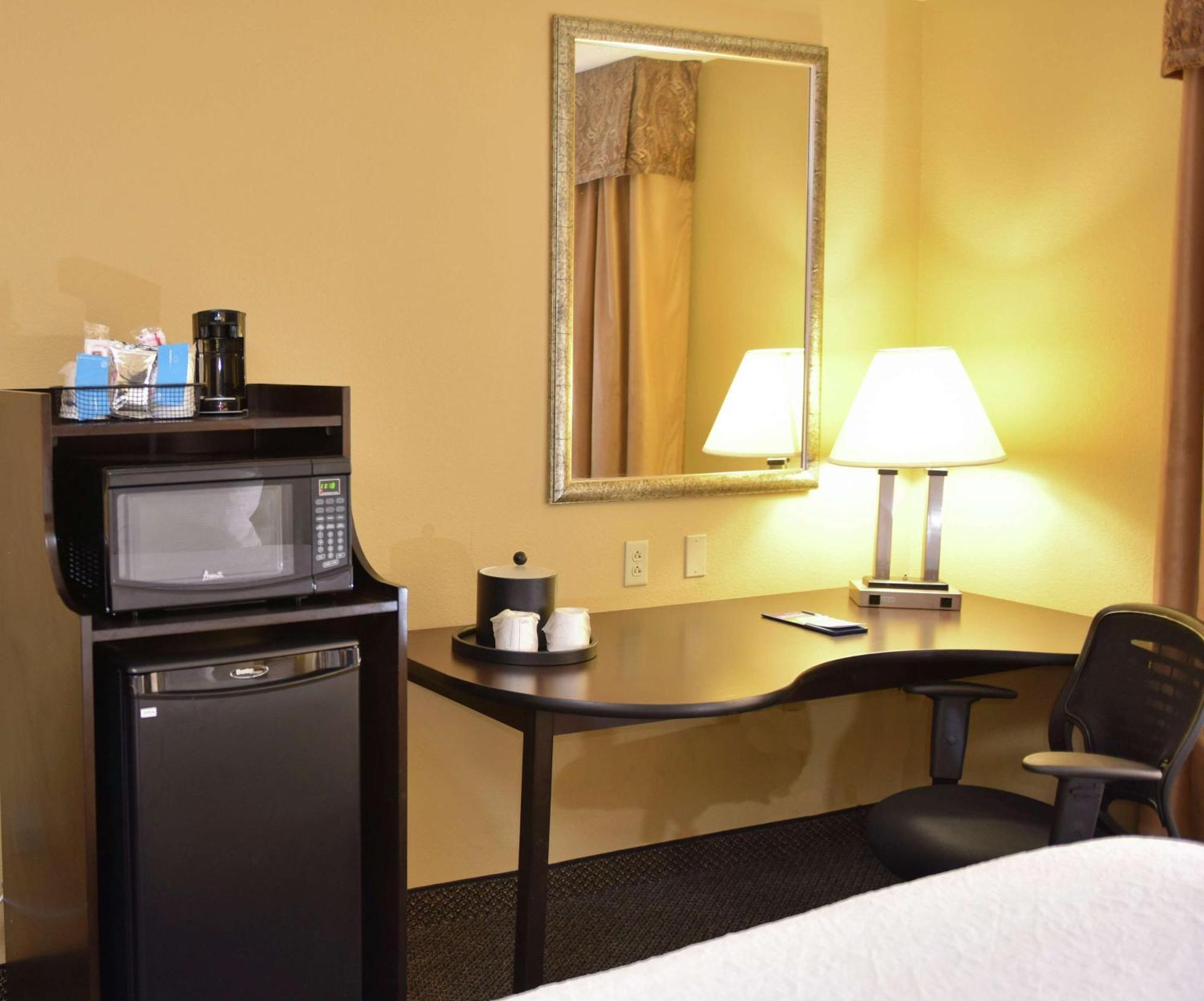 Hampton Inn & Suites Alexandria Exteriér fotografie