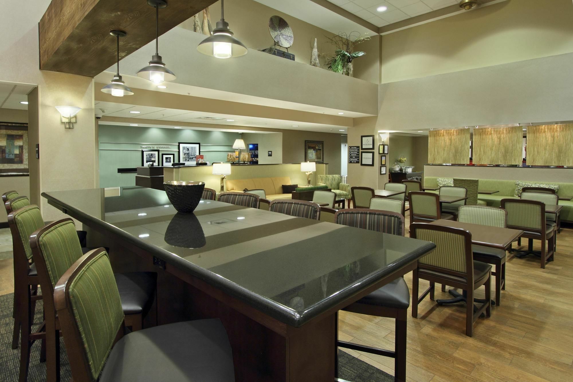 Hampton Inn & Suites Alexandria Exteriér fotografie